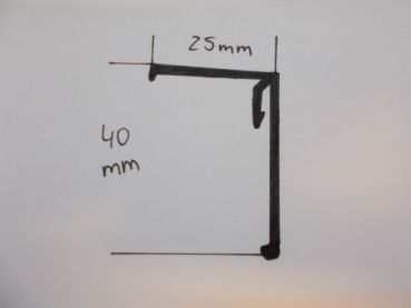 Flügelabdeckprofil, Alu weiß lackiert, 5 mm Tropfkante, Ausladung 25 mm, Höhe 40 mm, FZ27