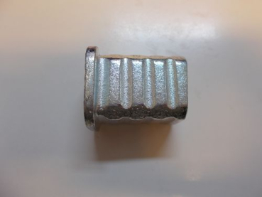 Preview: Bodenhülse (Steinbüchse) für Tortreibriegel zum Einlassen in den Boden, für 10 er Tortreibriegel