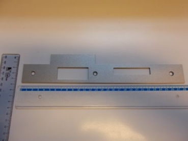 HT-Lappenschließblech käntig links altsilber lackiert 280 x 33/51,5 x 1,5 mm
