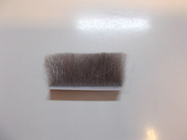 Bürstendichtung in grau, Fußbreite 0,67 mm, Bürstenhöhe incl. Trägerfuss 18 mm, 11111, R022/1