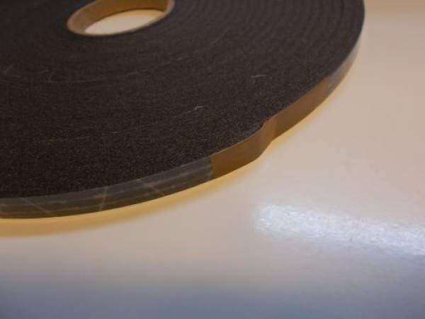 Vorlegeband PE-Schaum, 9 x 4 mm, schwarz, eins. sk., (Montagehilfe), Rolle a 10 m