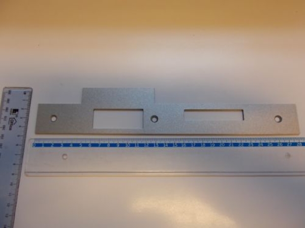 HT-Lappenschließblech käntig links altsilber lackiert 280 x 33/51,5 x 1,5 mm